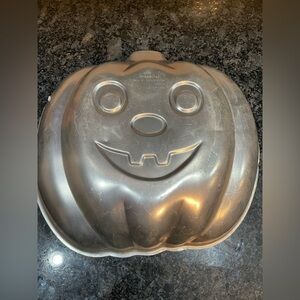 Wilton Vintage Cake Pan Mold Pumpkin Jack-o’-lantern 1980’s